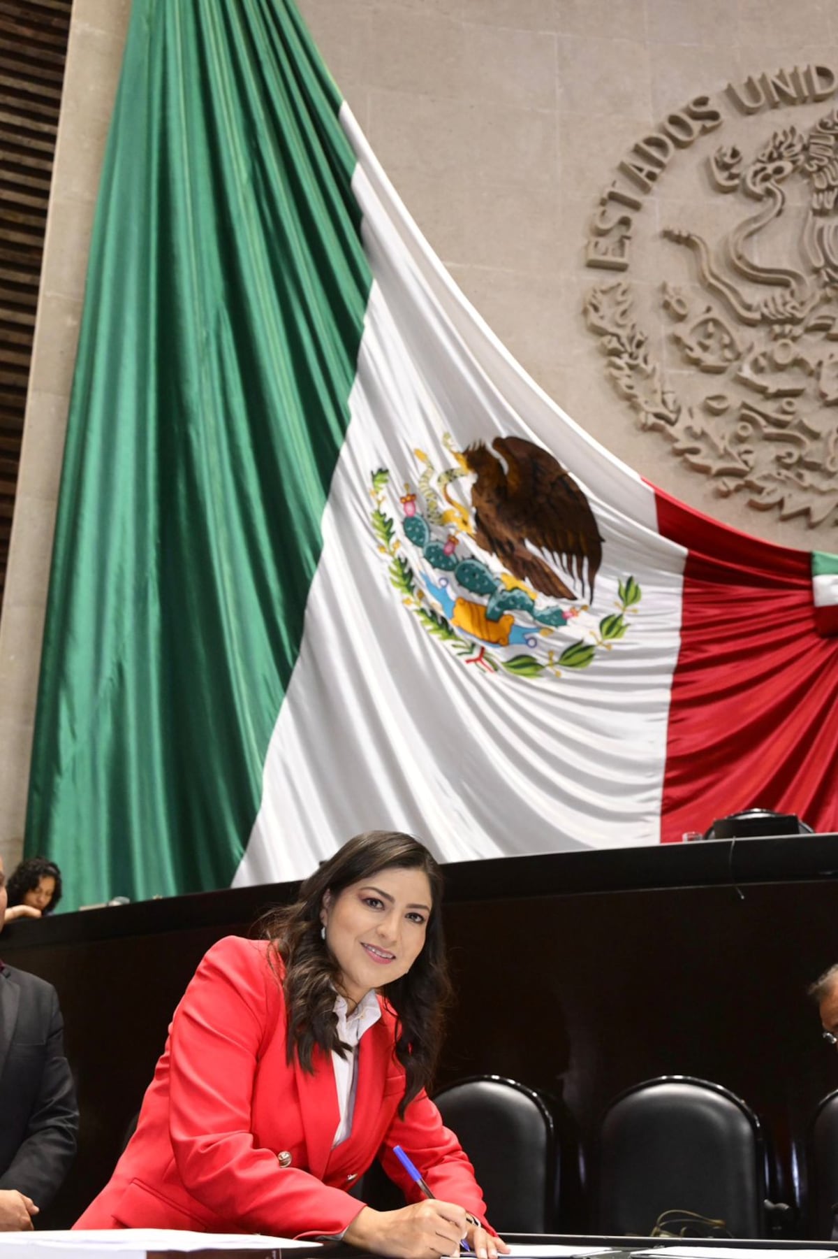 Gobiernos deberían garantizar un servicio funerario digno y accesible para todas las familias: Morena presenta una reforma para evitar la ruina económica de los deudos