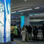 Nieve inunda la aviación de Nueva York: Crisis aérea afecta a miles de pasajeros y deja sin alas a casi 1,000 vuelos