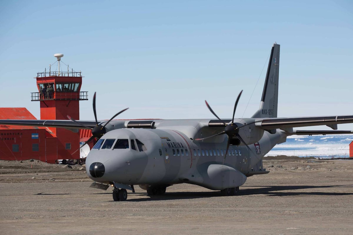 "La búsqueda termina en tragedia: identifican al último sobreviviente del desastre aéreo de la Marina en Texas"