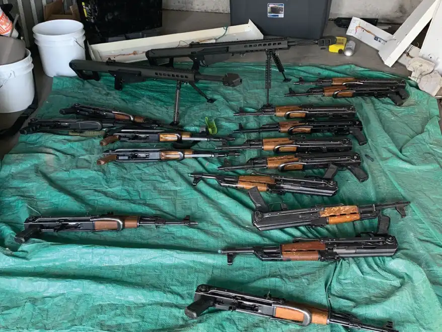 "Inmersión en la crisis: La gran desviación de recursos federales hacia la inmigración pone en jaque la lucha contra el crimen armado en EE.UU."