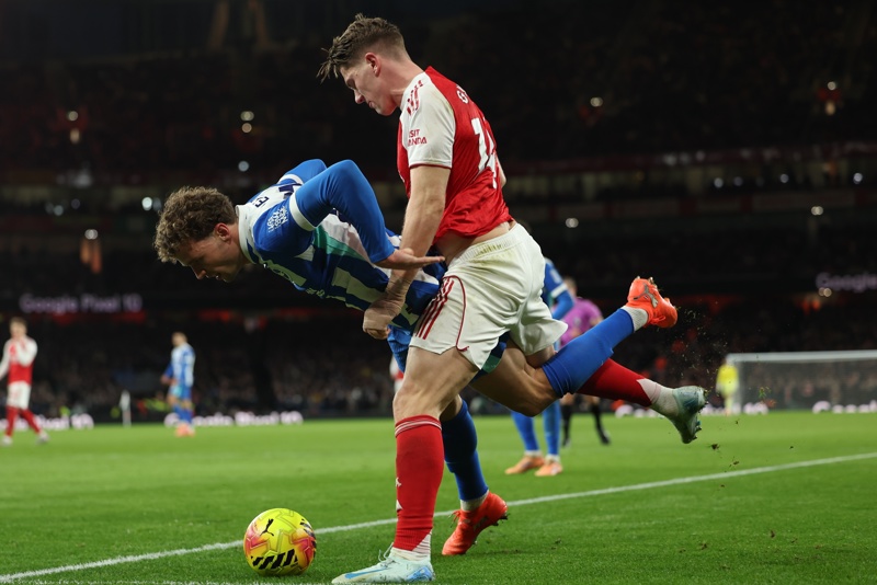 La victoria de los Gunners: El triunfo de Arsenal sobre Brighton se decide en un emocionante partido con dos tantos brillantes.