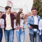 La educación al alcance de las nuevas generaciones: solo un tercio de los países logra involucrar efectivamente a los jóvenes en su política educativa