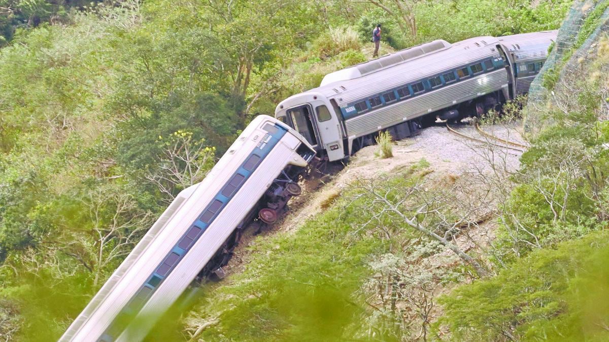 Maquinistas del Tren Interoceánico que descarriló carecían de licencia vigente, reconoce Semar