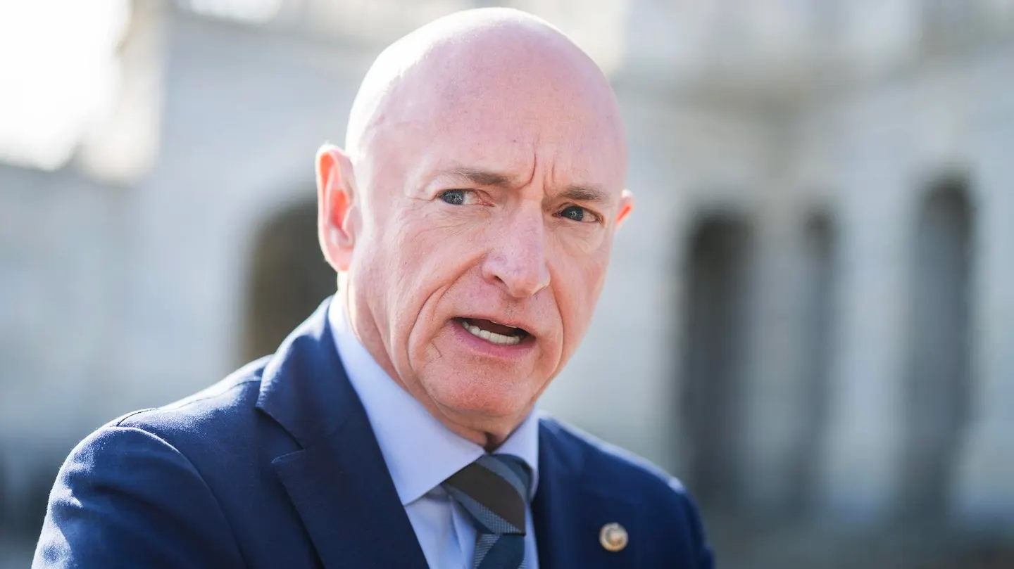 El Capitán de la Marina Demanda Justicia: Exoficial Denuncia Intento de Presión del Secretario de Defensa para Rebajar Su Salario