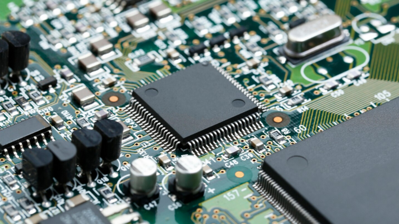 La UE Imponga Tarifa de Emergencia al Importado de Chips Avanzados para Preservar la Competitividad Tecnológica Europea