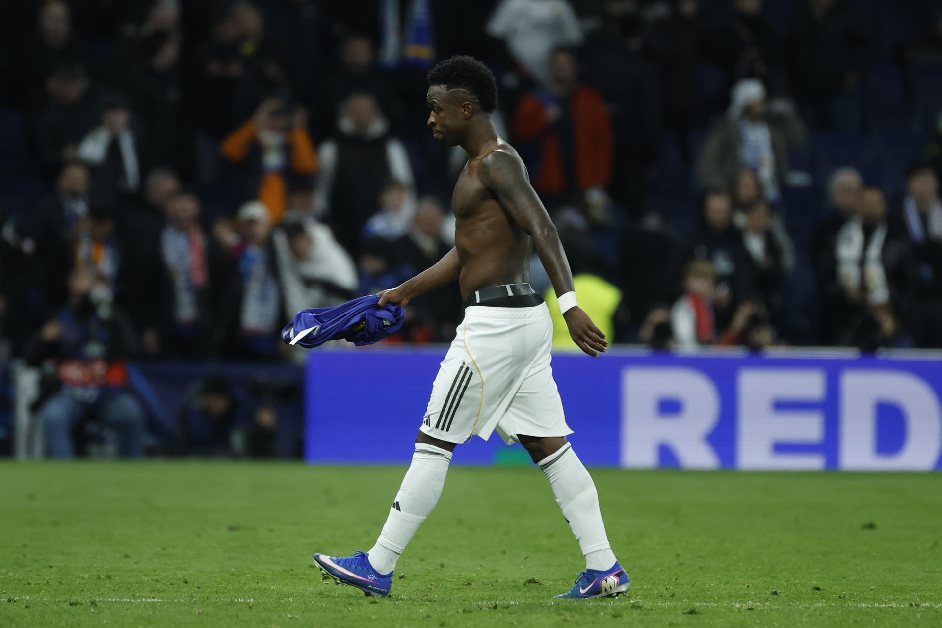 El Alma de un Campeón: La Emoción y Humildad de Vinicius después del Éxito en la UEFA Champions League