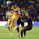 "Tigres de la Universidad ponen fin a la racha invicta de Toluca, líder de facto en la Liga MX"