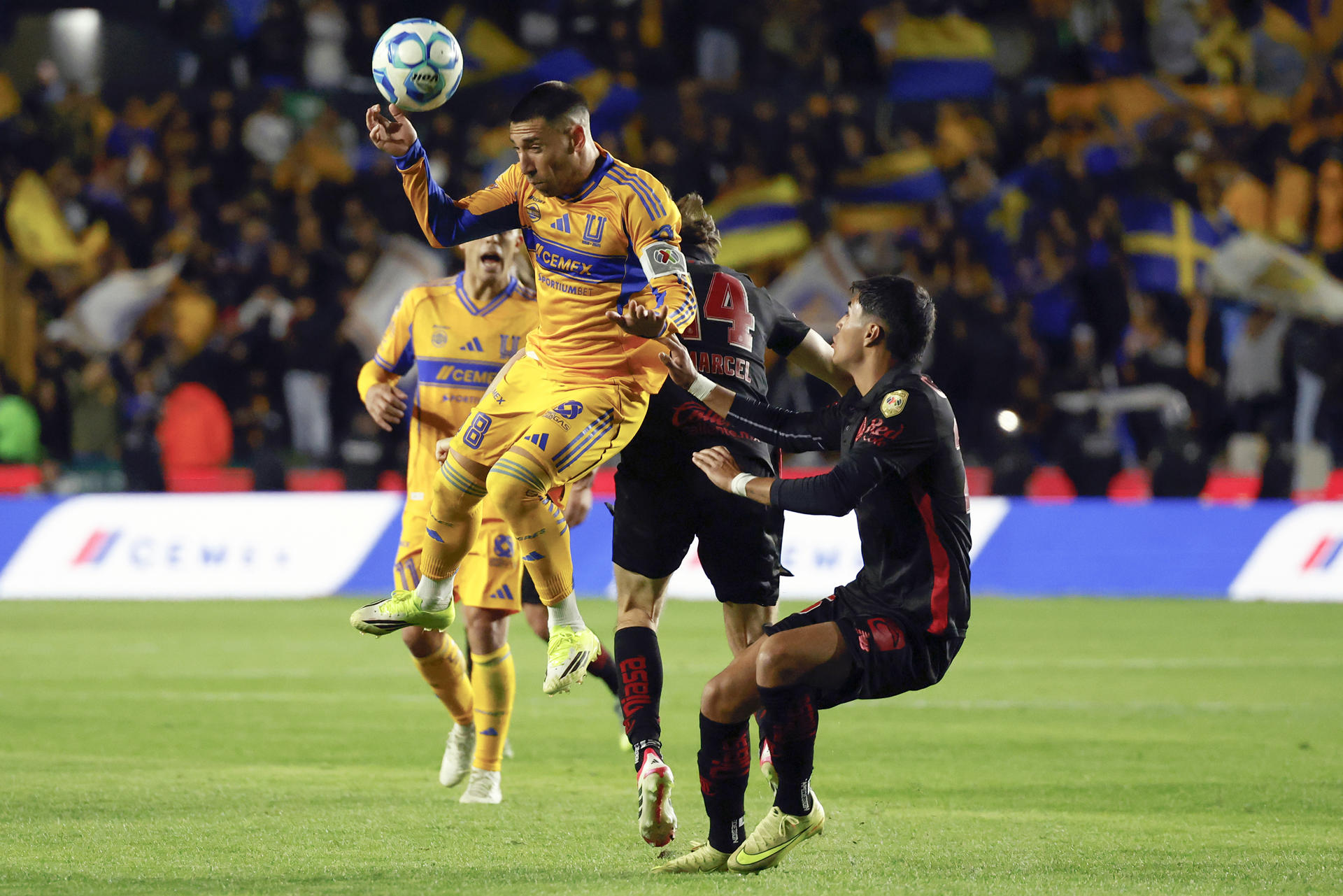 "Tigres de la Universidad ponen fin a la racha invicta de Toluca, líder de facto en la Liga MX"