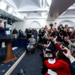 El poderoso legado de Trump: éxitos económicos y un muro de contención en la política migratoria