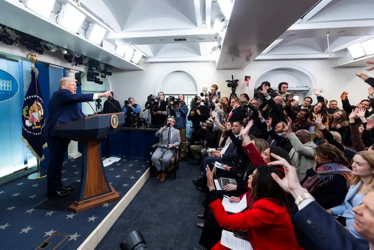 El poderoso legado de Trump: éxitos económicos y un muro de contención en la política migratoria