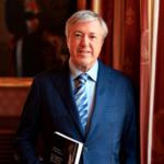 Alejandro Roemmers abre un capítulo inquietante sobre la identidad de los últimos instrumentos musicales firmados por el maestro italiano.