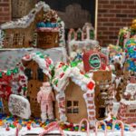 El pueblo de pan de jengibre más grande del mundo regresa a Nueva York esta temporada navideña.