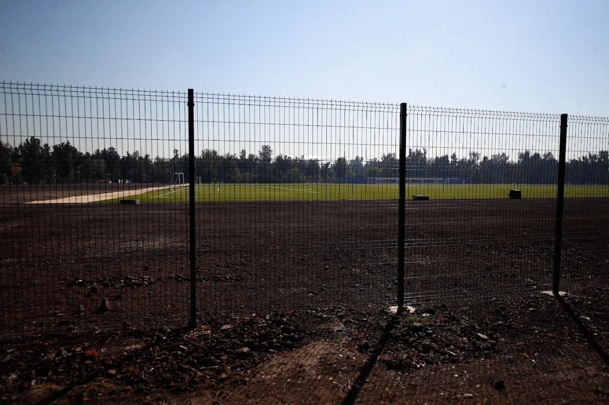 Vecinos de ocho colonias denuncian exclusiones debido a la privatización de la Ciudad Deportiva.