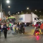 Vecinos de Iztapalapa bloquean Eje 6 Sur por falta de agua